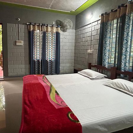 Periyar Green Bed & Breakfast Теккаді Екстер'єр фото