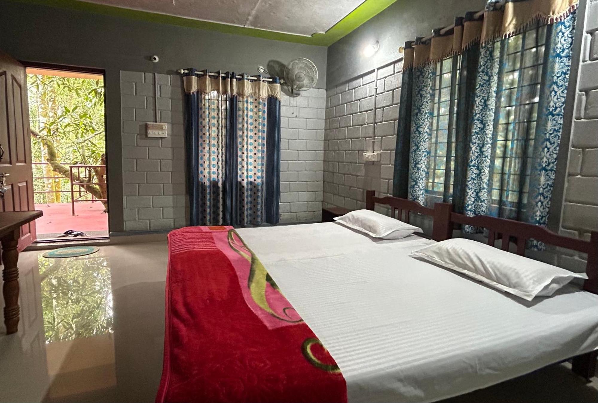 Periyar Green Bed & Breakfast Теккаді Екстер'єр фото